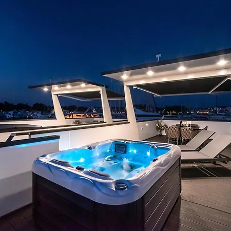 Dream Houseboat With A Whirlpool On The Water Novigrad (Istria)