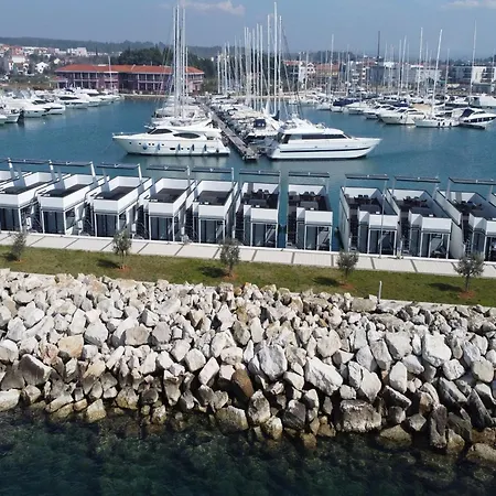 Botel Dream Houseboat With A Whirlpool On The Water Novigrad (Istria)